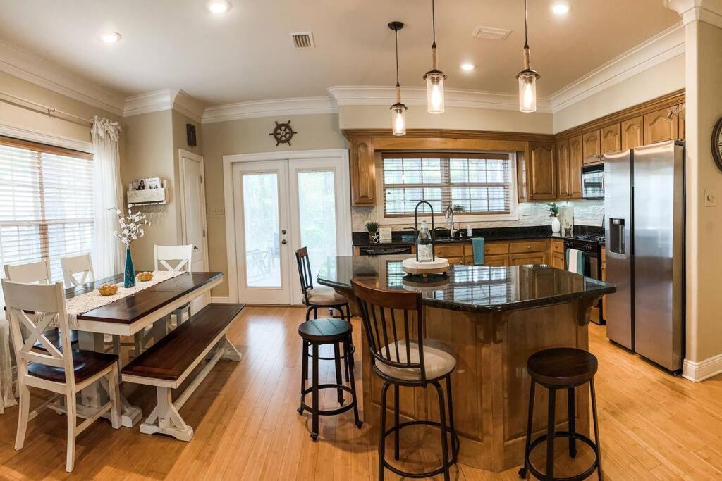 Pet Friendly Tranquil Cottage With Fire-Pit And Seasonal Hot Tub Sept-March Minutes To Beaches 多芬岛 外观 照片