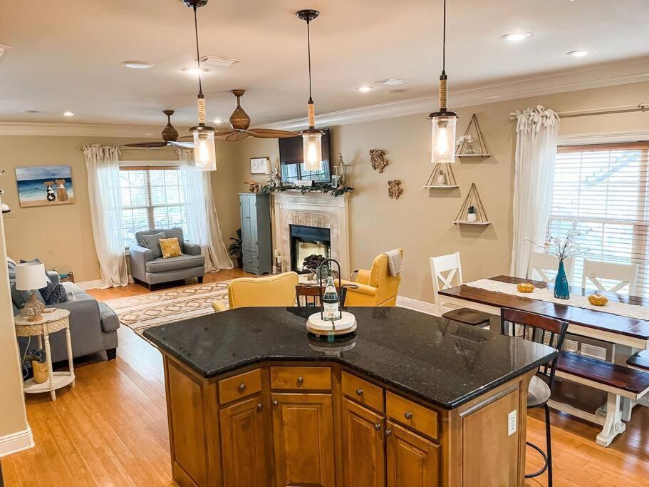 Pet Friendly Tranquil Cottage With Fire-Pit And Seasonal Hot Tub Sept-March Minutes To Beaches 多芬岛 外观 照片
